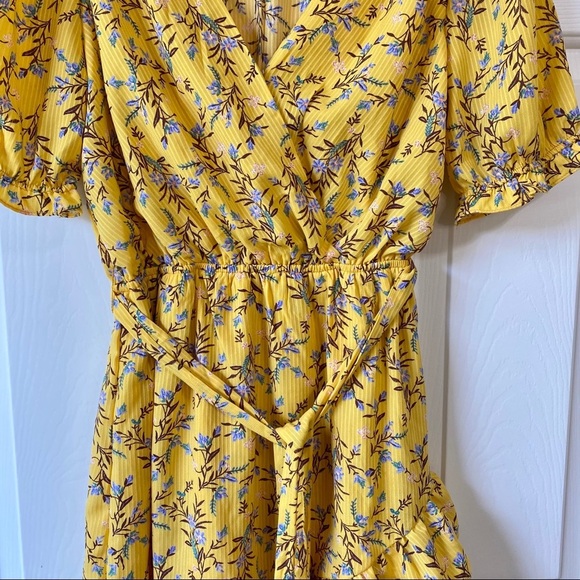 Hayden Mini Floral Surplice Dress Size M - Picture 9 of 15